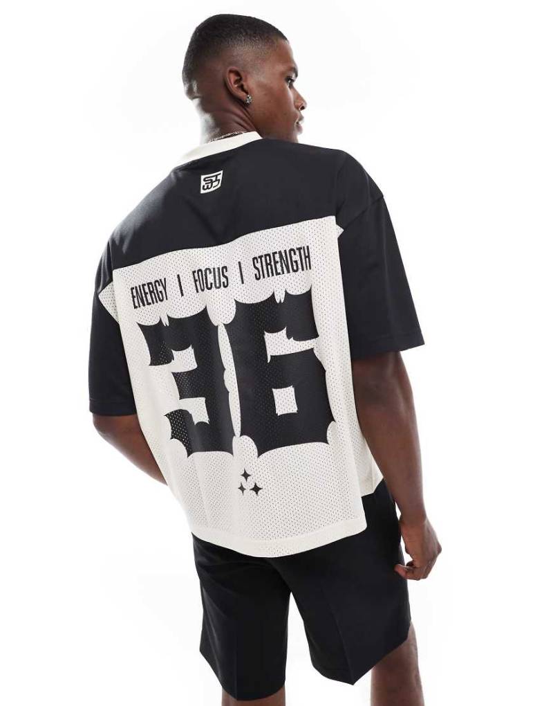 Pull & Bear - STWD - Rugby-T-Shirt in Schwarz und Weiß mit Retro-Sportprints von Pull & Bear