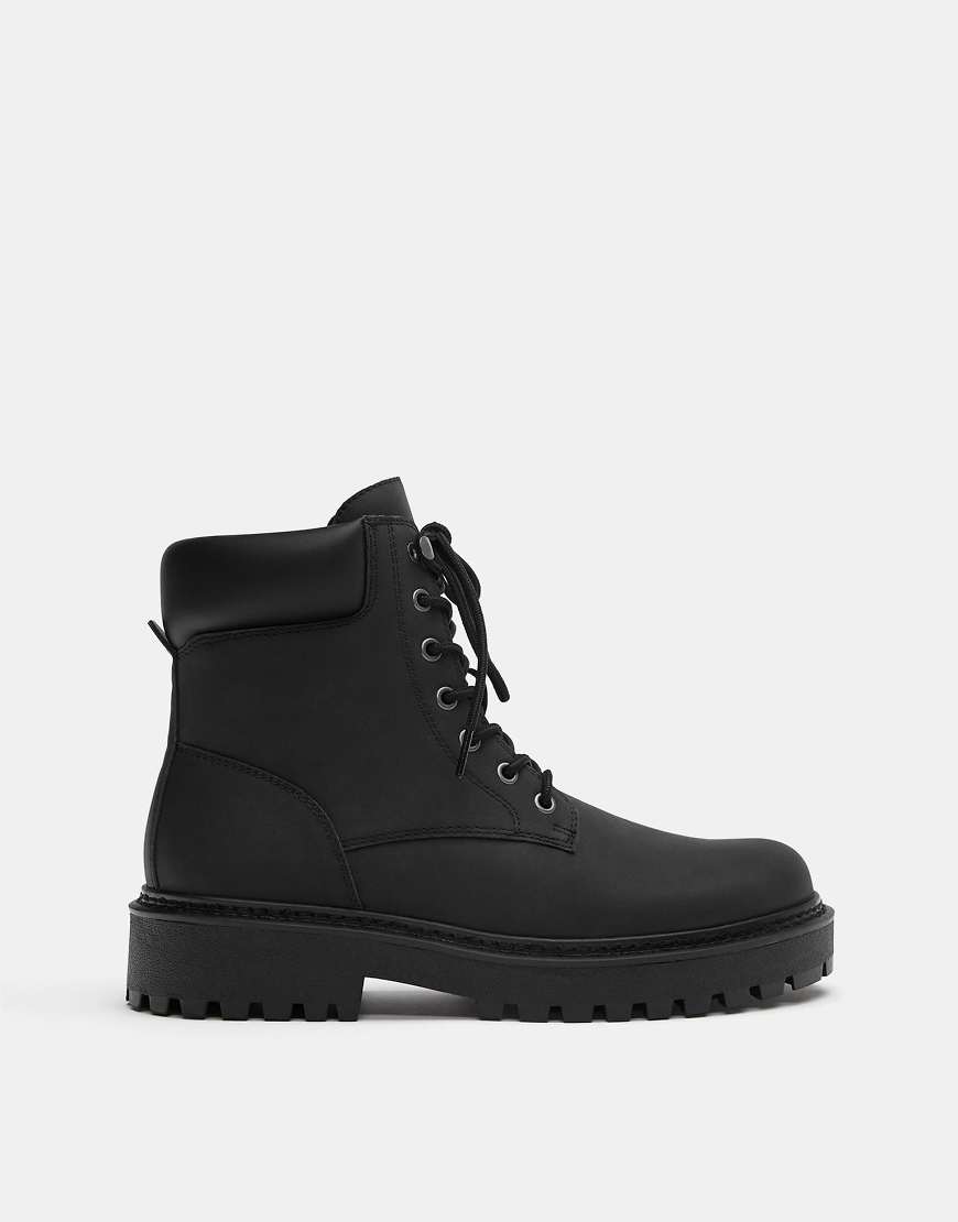 Pull & Bear - STWD - Stiefel in Schwarz mit Schnürung von Pull & Bear