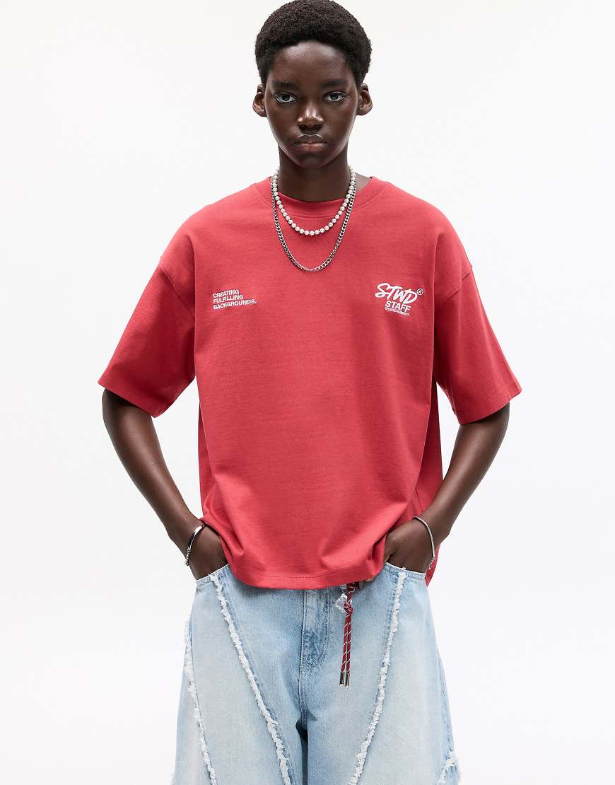 Pull & Bear - STWD - T-Shirt in Burgunderrot mit Art-Exhibition-Print von Pull & Bear