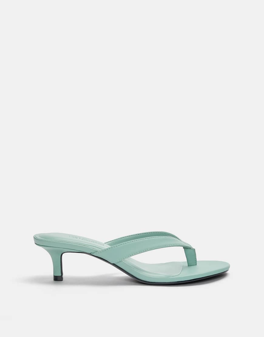 Pull & Bear - Sandaletten mit Absatz in Türkis-Blau Pull & Bear - Sandaletten mit Absatz in Türkis-Blau von Pull & Bear
