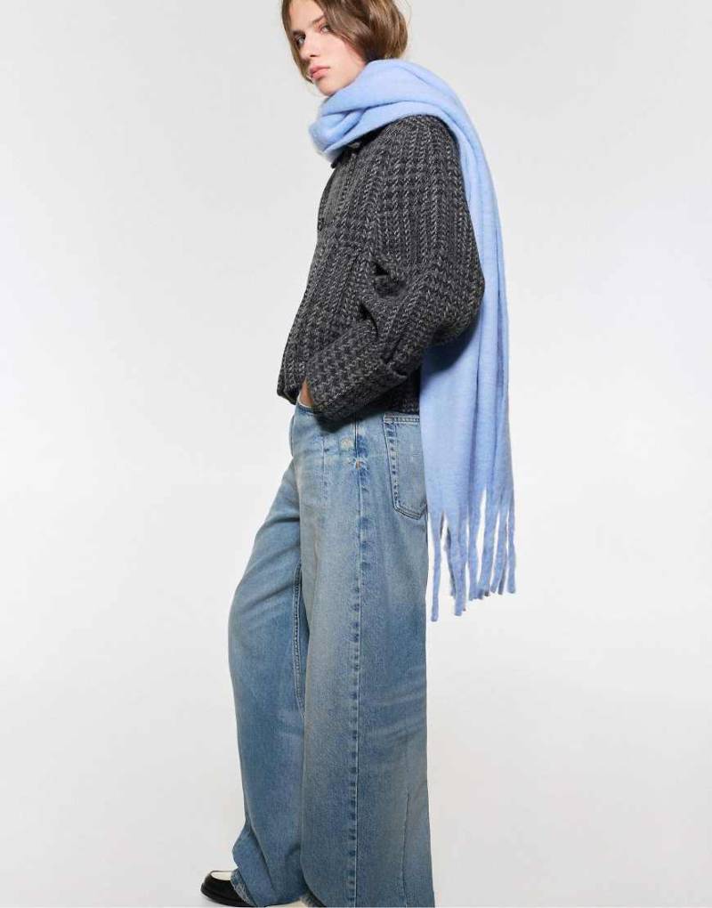 Pull & Bear - Schal - Mohair-Optik in Hellblau Pull & Bear - Schal - Mohair-Optik in Hellblau von Pull & Bear