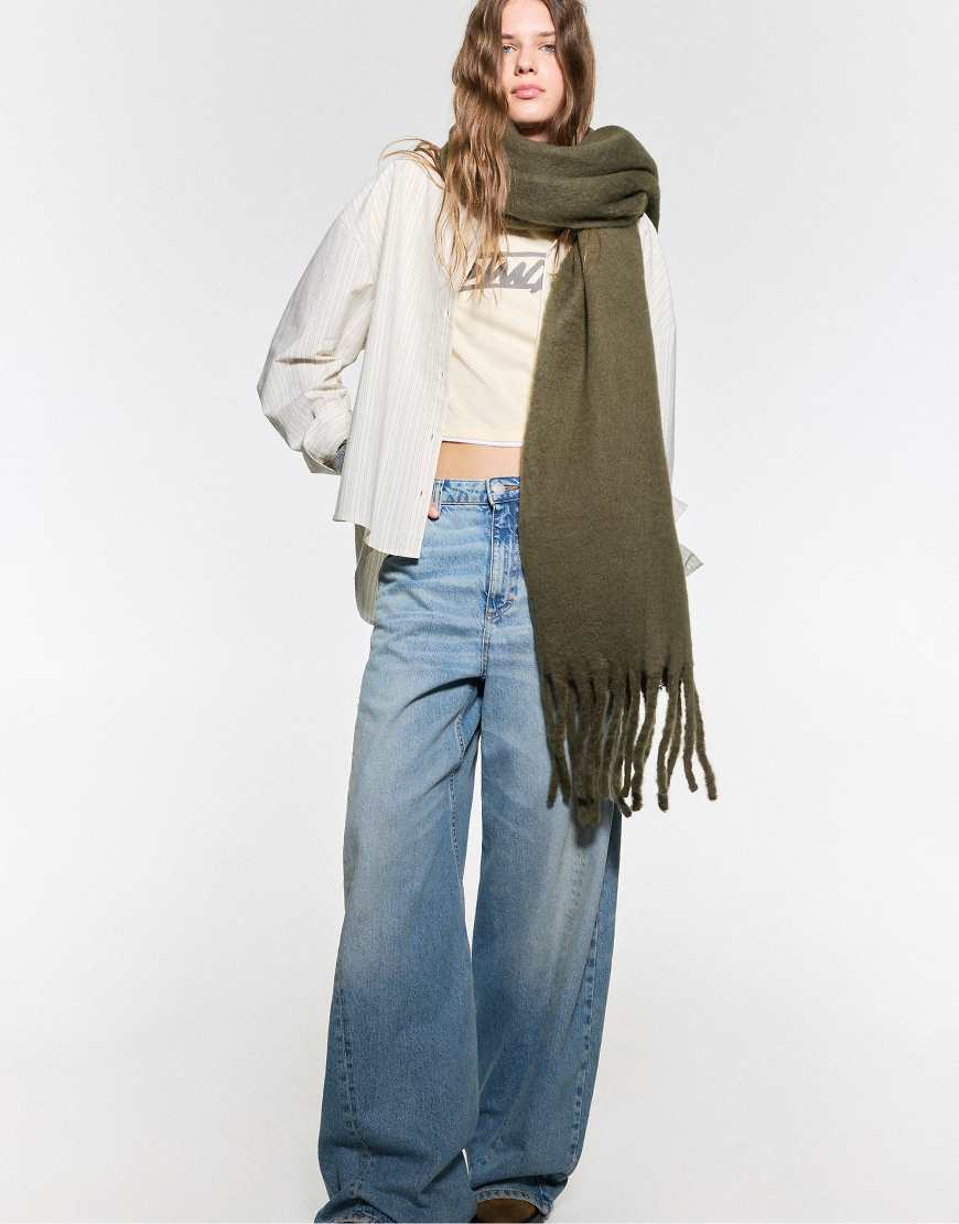 Pull & Bear - Schal in Mohair-Optik in Mittelgrün von Pull & Bear