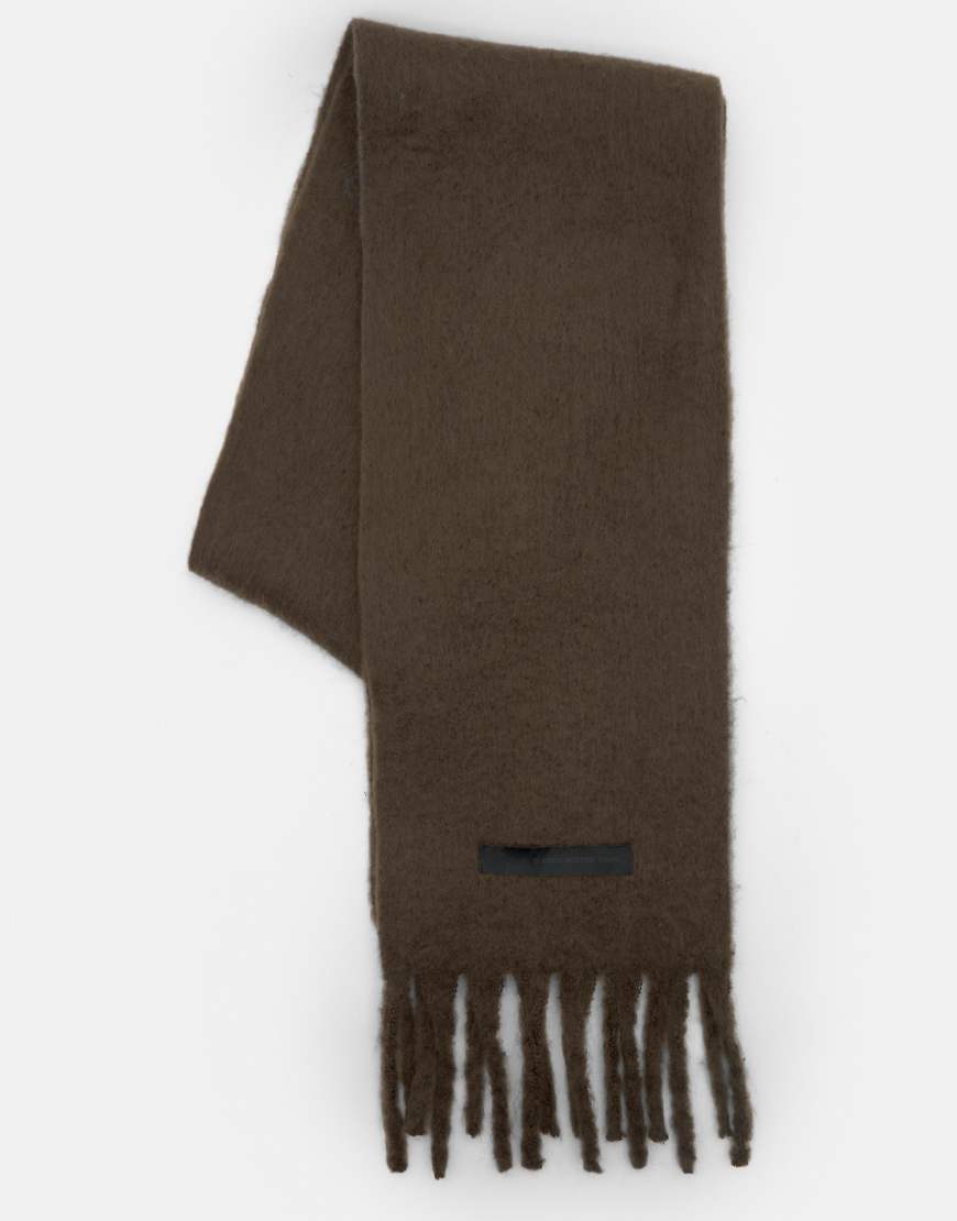 Pull & Bear - Schlichter Schal in Braun mit Fransen-Brown von Pull & Bear