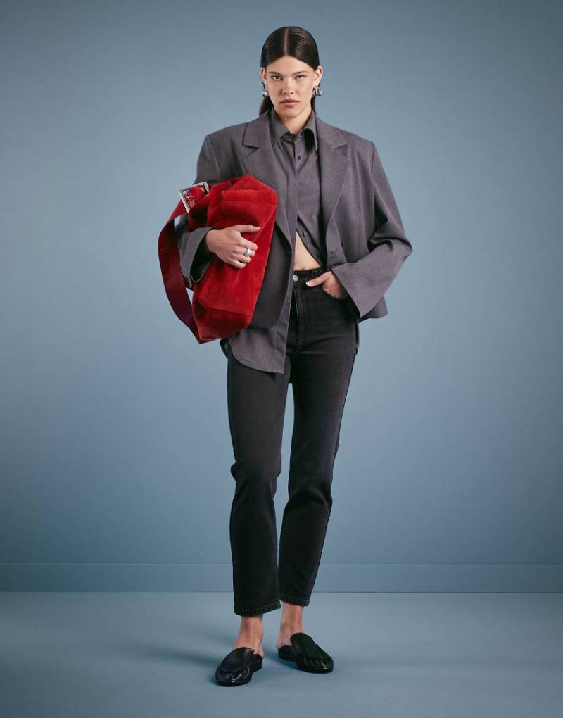 Pull & Bear - Schmal geschnittene Jeans in Schwarz von Pull & Bear