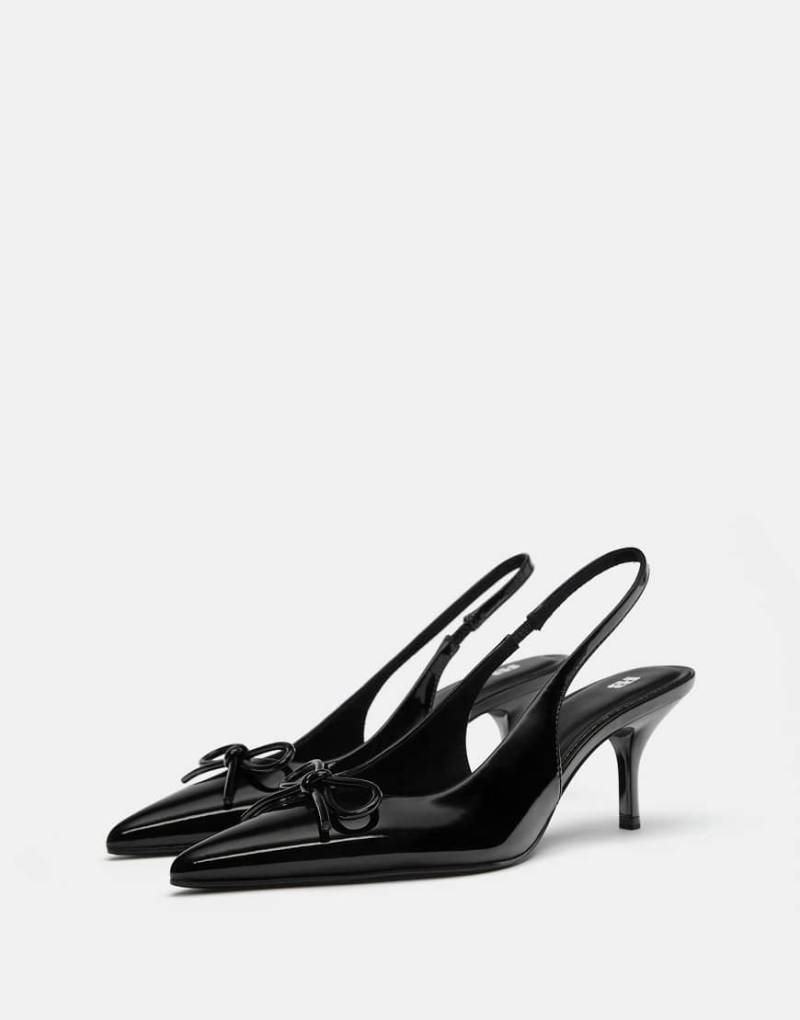 Pull & Bear - Schuhe in Schwarz aus Kunstleder in Lackoptik mit hohem Absatz von Pull & Bear