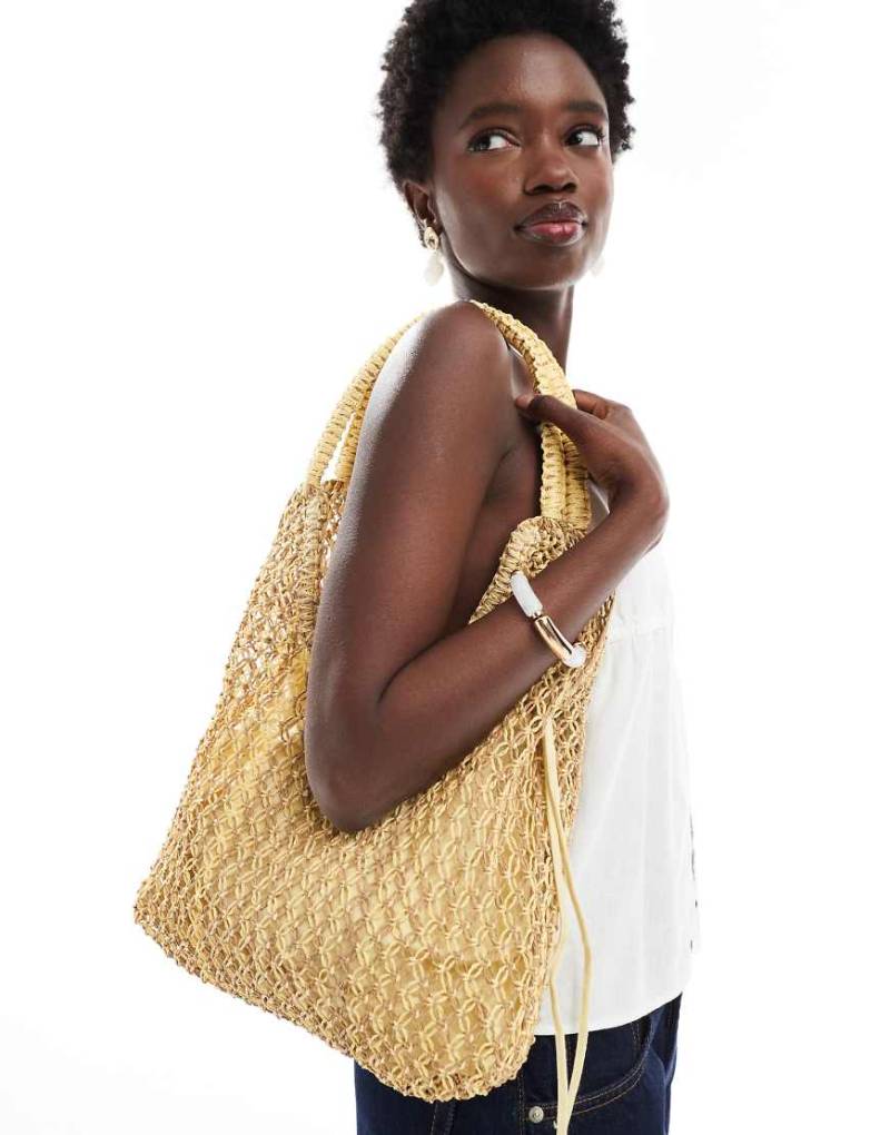 Pull & Bear - Schultertasche aus Rattan in Gelb von Pull & Bear