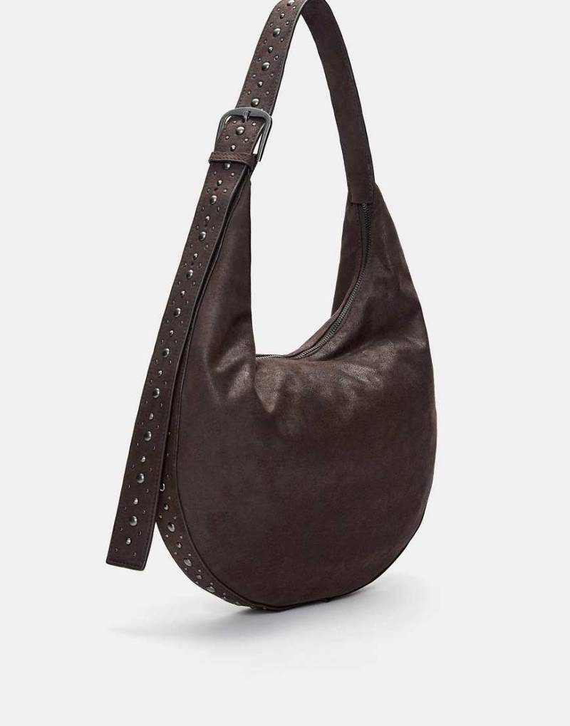 Pull & Bear - Schultertasche in Braun mit Nietenbesatz-Brown von Pull & Bear