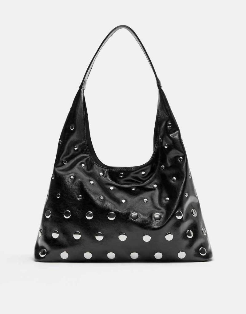 Pull & Bear - Schultertasche in Schwarz mit Nietenbesatz von Pull & Bear
