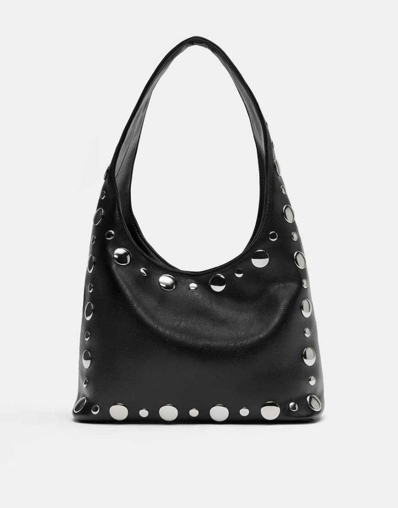 Pull & Bear - Schultertasche in Schwarz mit Nietenbesatz von Pull & Bear