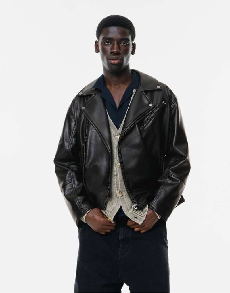 Pull & Bear - Schwarze Bikerjacke aus Lederimitat von Pull & Bear