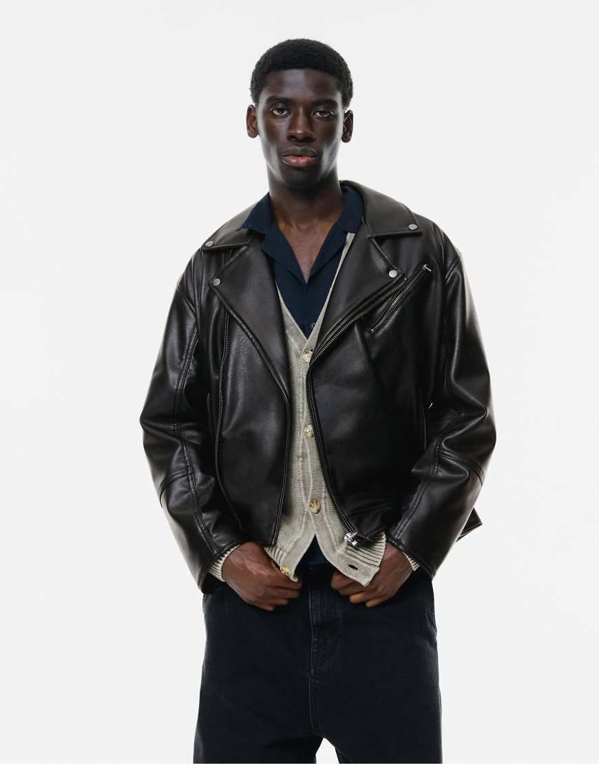 Pull & Bear - Schwarze Bikerjacke aus Lederimitat von Pull & Bear