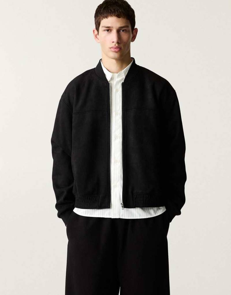 Pull & Bear - Schwarze Bomberjacke in Wildlederoptik von Pull & Bear