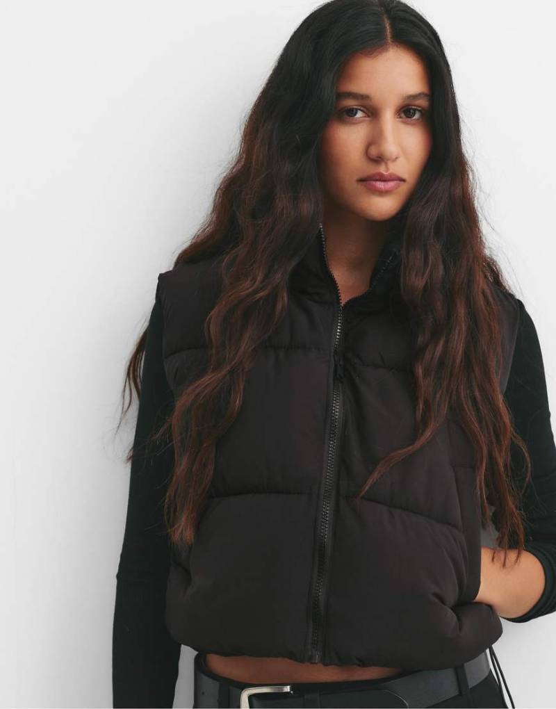 Pull & Bear - Schwarze Steppweste von Pull & Bear