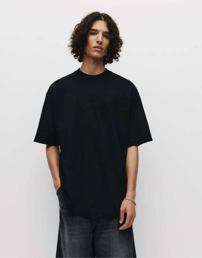 Pull & Bear - Sehr lockeres T-Shirt in Schwarz Pull & Bear - Sehr lockeres T-Shirt in Schwarz von Pull & Bear