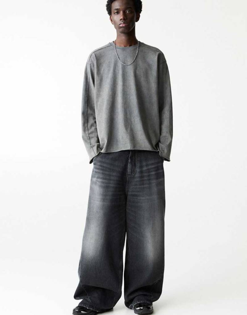 Pull & Bear - Sehr weit geschnittene Jeans in verblichenem Schwarz-Grau von Pull & Bear