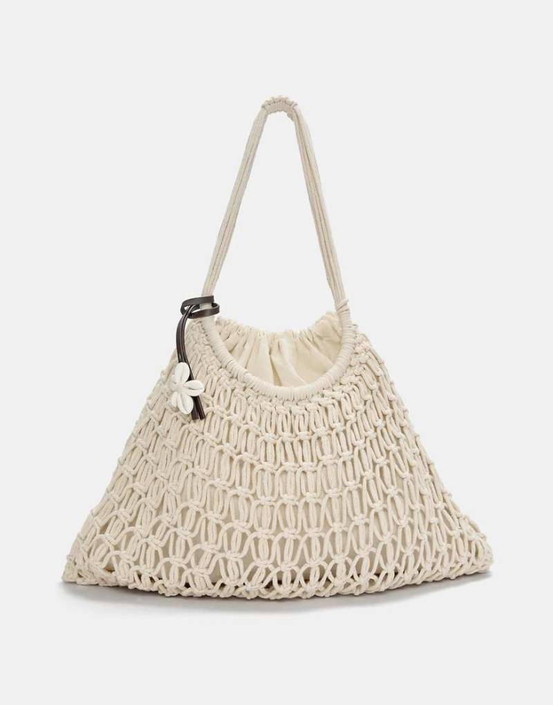 Pull & Bear - Shopper in Ecru mit Häkeldesign und Verzierung-Weiß von Pull & Bear