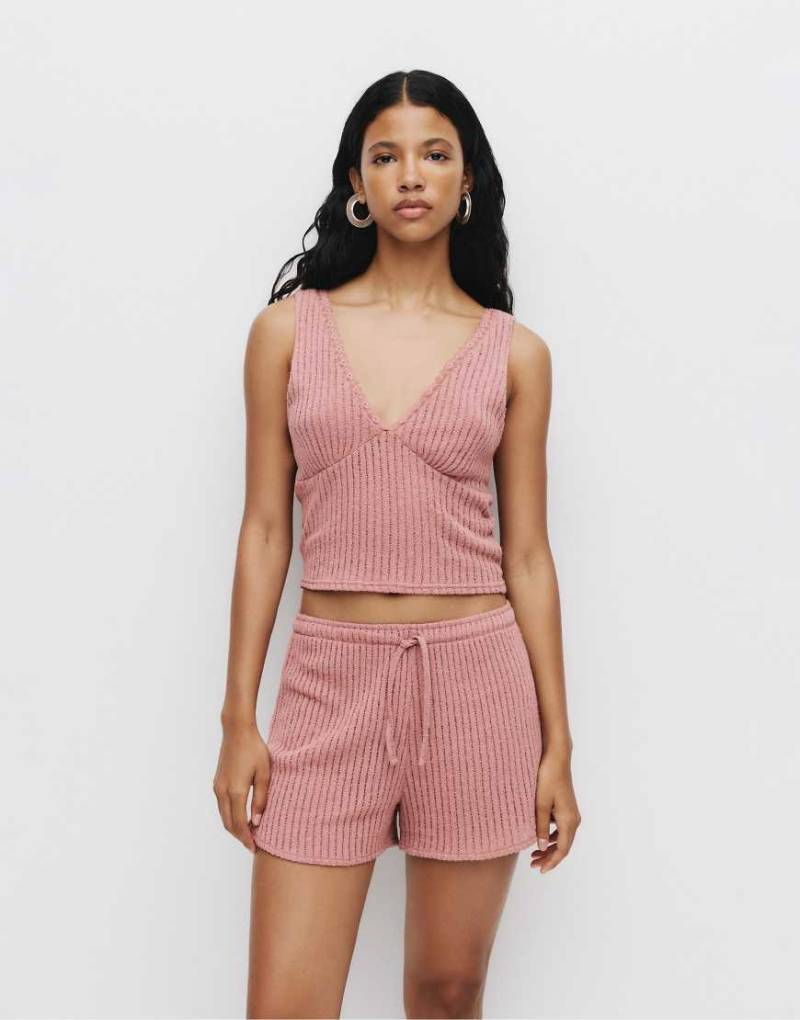 Pull & Bear - Shorts aus offenmaschigem Strick in Rosa von Pull & Bear