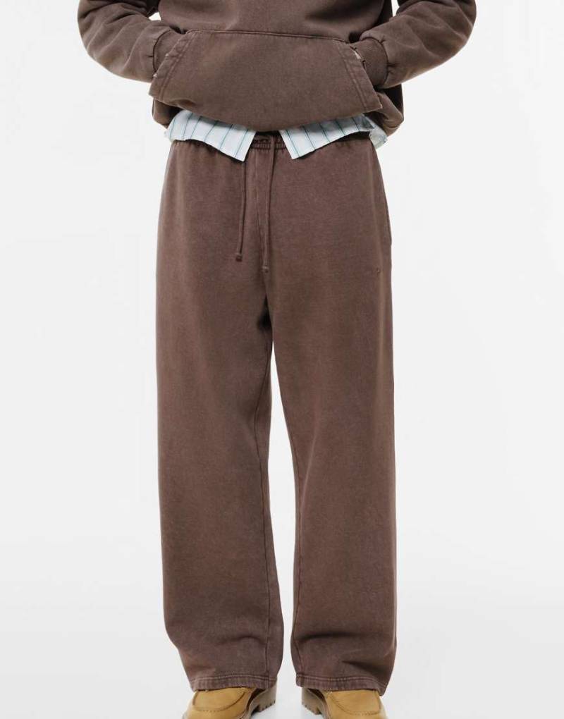 Pull & Bear - Skater-Trainingshose in Braun-Brown von Pull & Bear