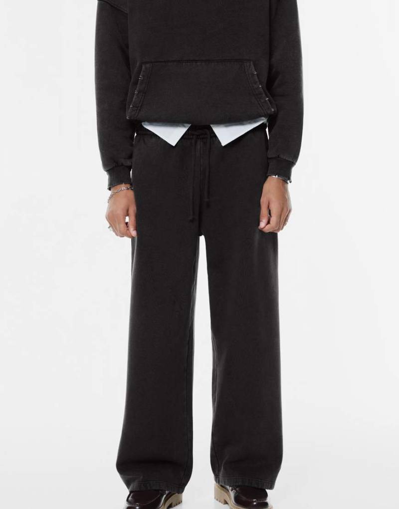 Pull & Bear - Skater-Trainingshose in Schwarz von Pull & Bear