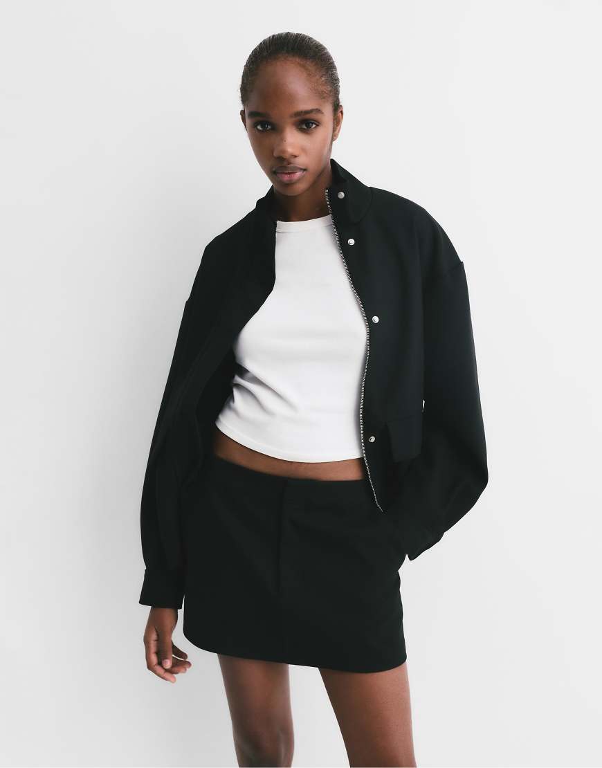Pull & Bear - Skort aus Webstoff in Schwarz Pull & Bear - Skort aus Webstoff in Schwarz von Pull & Bear