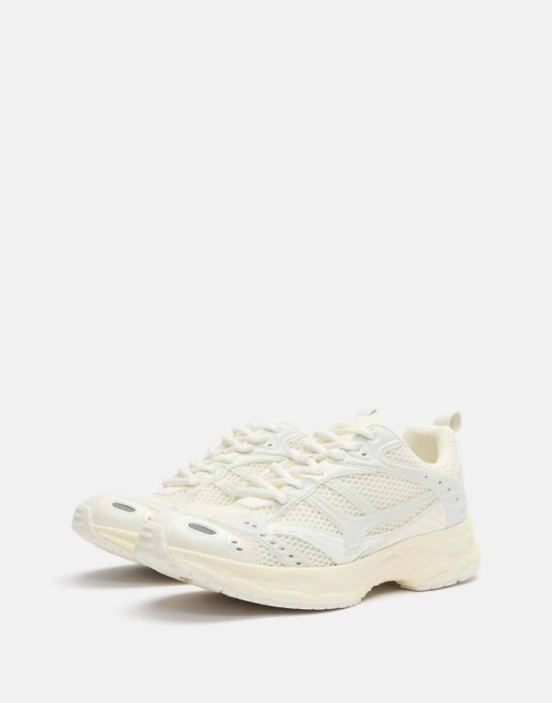 Pull & Bear - Sneaker in Ecru mit mehreren Einsätzen-Weiß von Pull & Bear