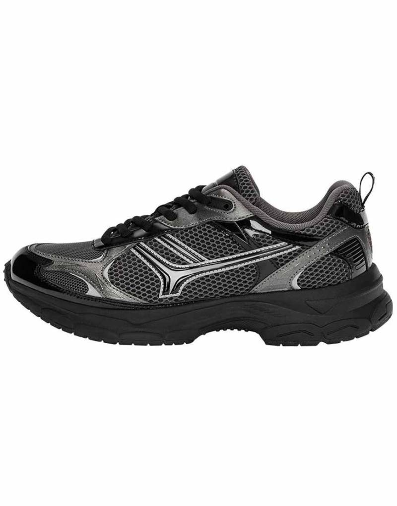 Pull & Bear - Sneaker in Schwarz mit mehreren Einsätzen von Pull & Bear