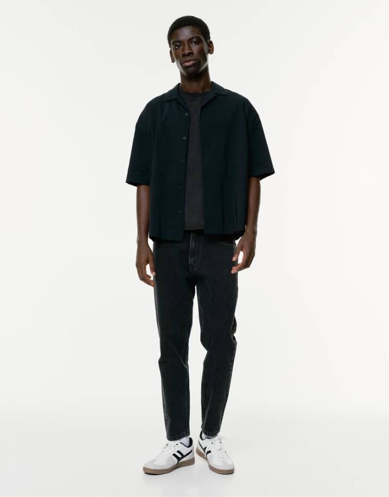 Pull & Bear - Standard-Jeans in verwaschenem Schwarz-Grau von Pull & Bear