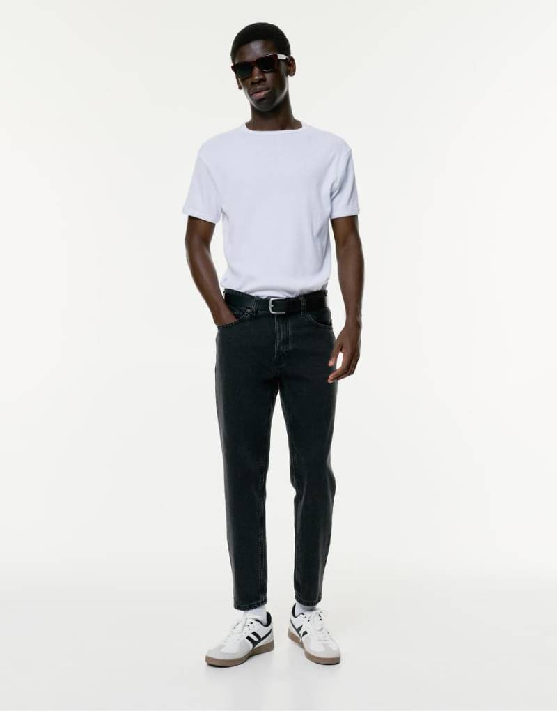 Pull & Bear - Standard-Jeans in verwaschenem Schwarz-Grau von Pull & Bear