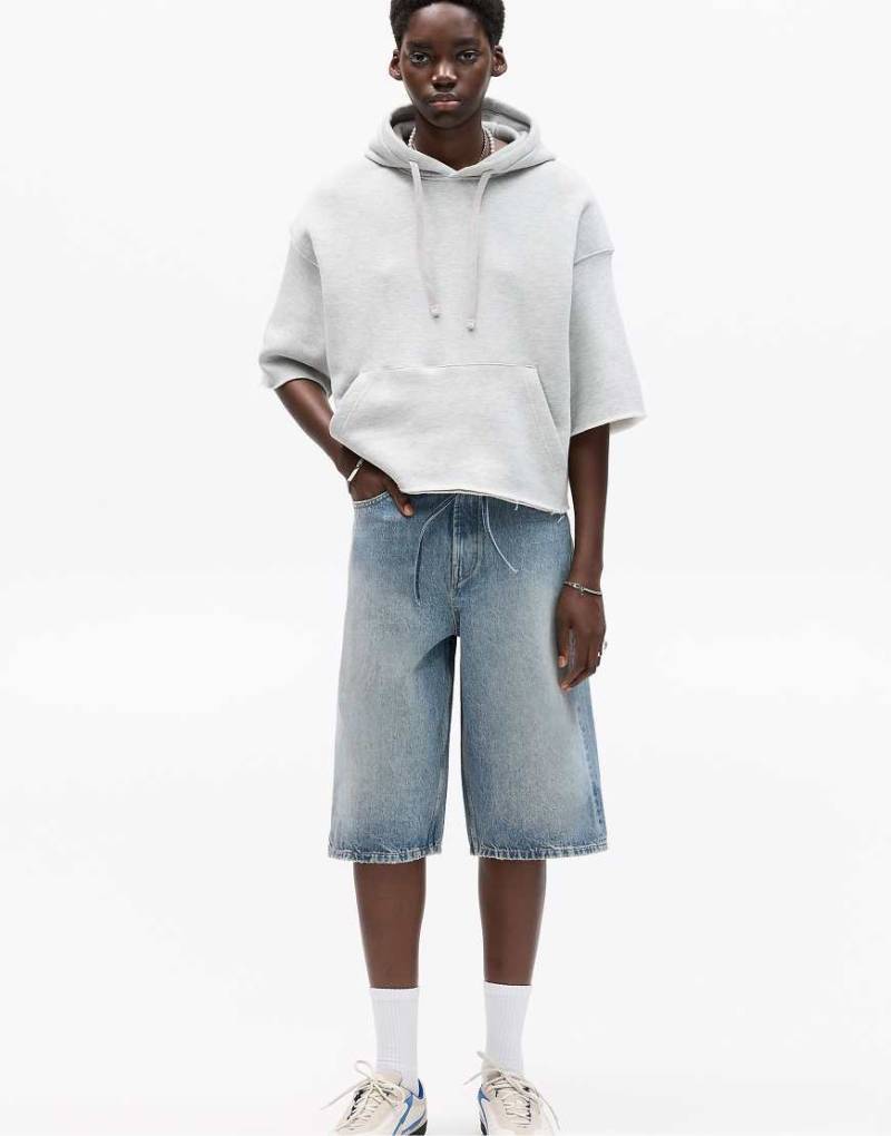 Pull & Bear - Star - Jorts in Mittelblau mit lockerem Schnitt von Pull & Bear
