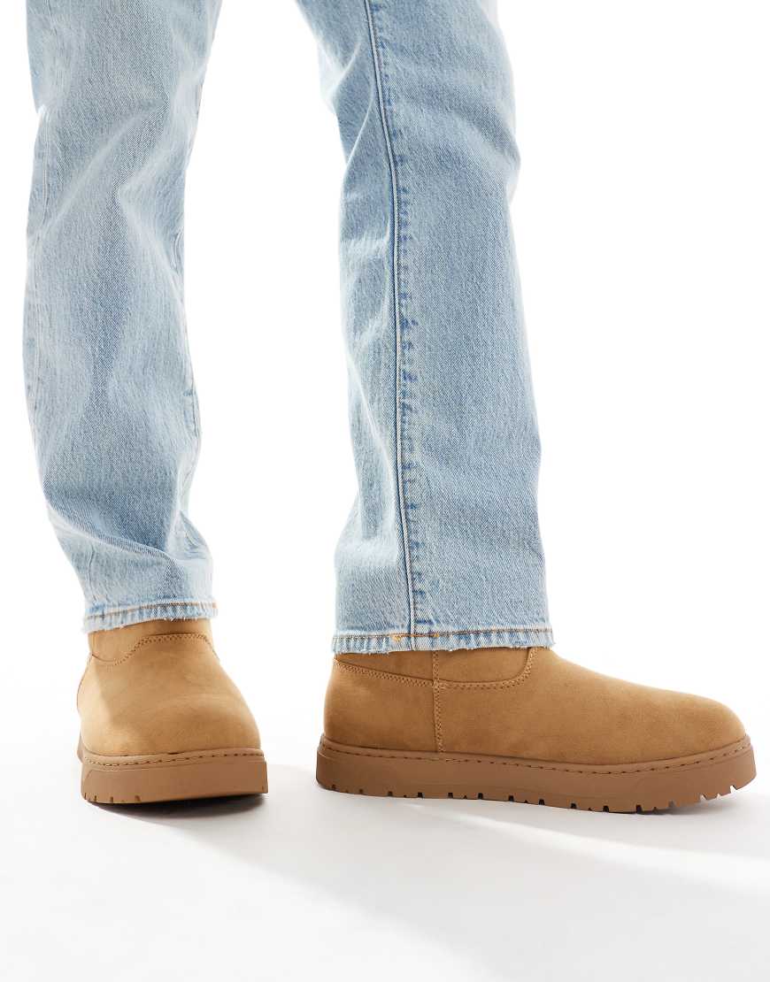 Pull & Bear - Stiefel aus Wildlederimitat in Steinbeige mit Pelzfutter-Neutral von Pull & Bear