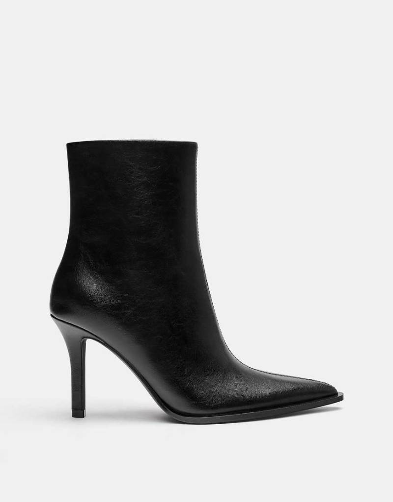 Pull & Bear - Stiefeletten in Schwarz mit Stiletto-Absatz von Pull & Bear
