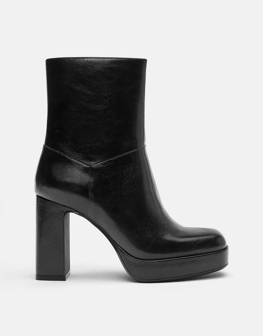 Pull & Bear - Stiefeletten in Schwarz mit hohem Absatz und Plateausohle von Pull & Bear