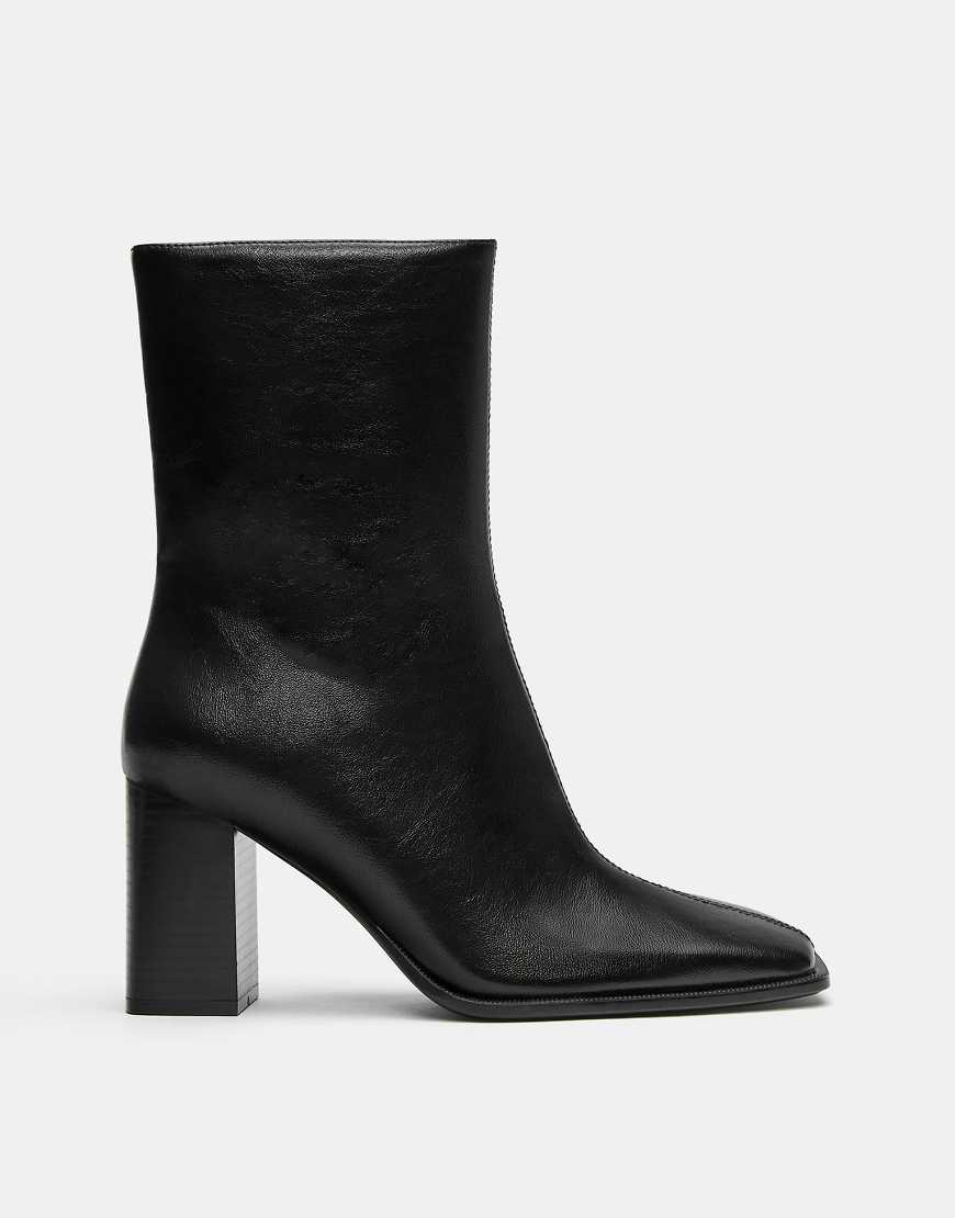 Pull & Bear - Stiefeletten in Schwarz mit hohem Absatz von Pull & Bear