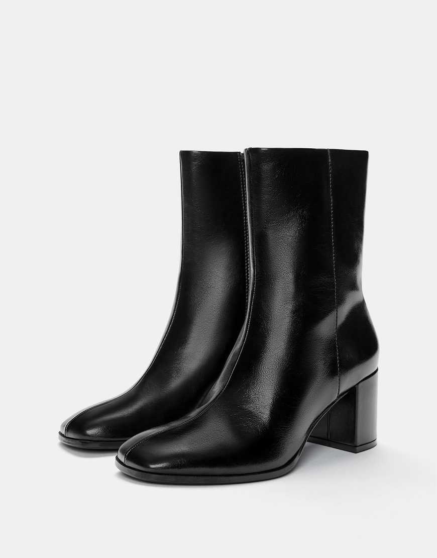 Pull & Bear - Stiefeletten in Schwarz mit hohem Absatz von Pull & Bear