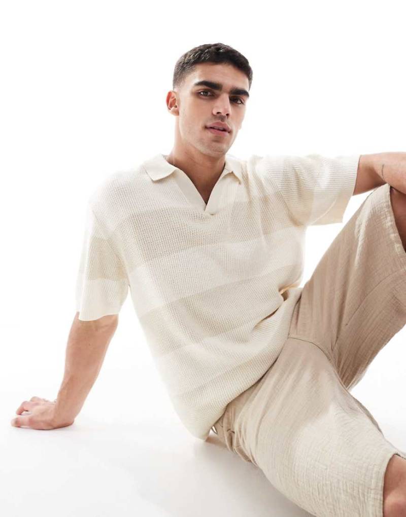 Pull & Bear - Strick-Polohemd in Ecru-Grün von Pull & Bear