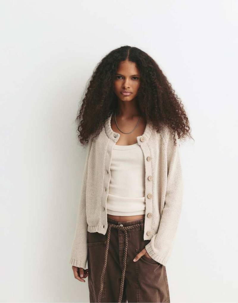 Pull & Bear - Strickjacke in Sand mit Raglanärmeln-Neutral von Pull & Bear