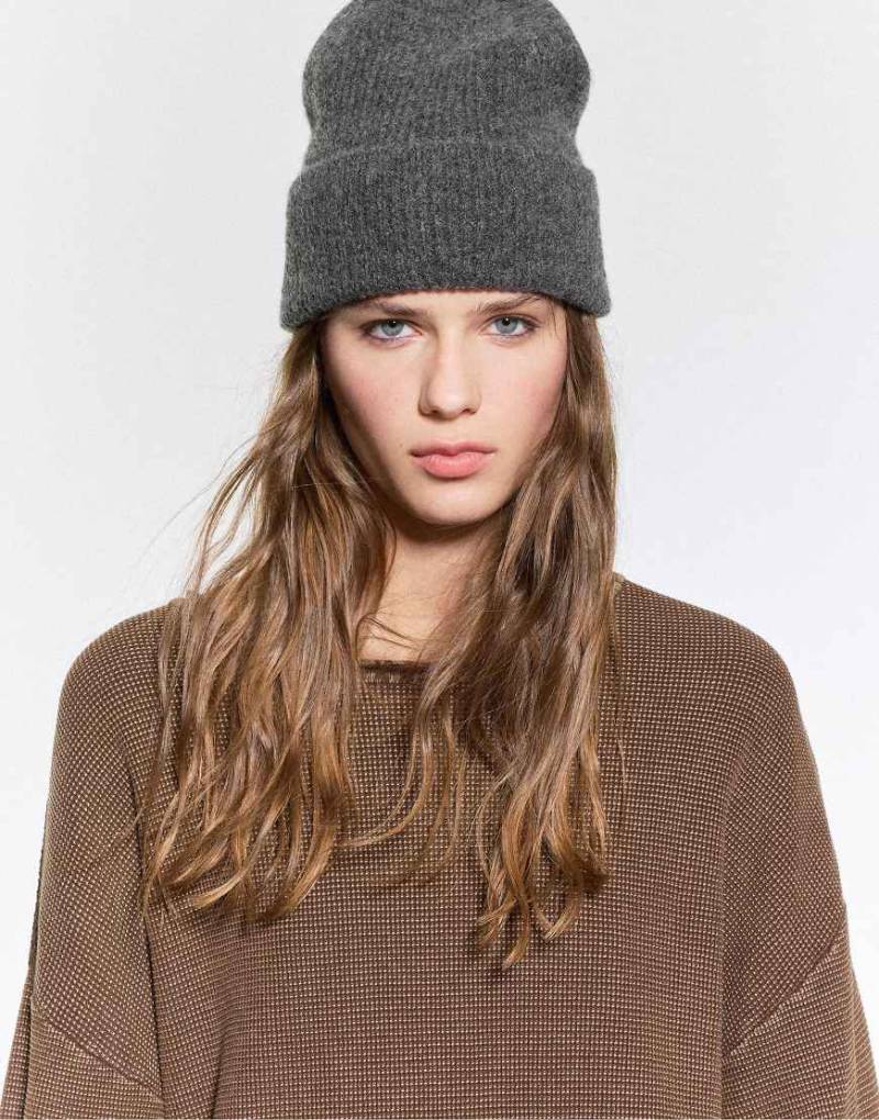 Pull & Bear - Strickmütze in Grau von Pull & Bear
