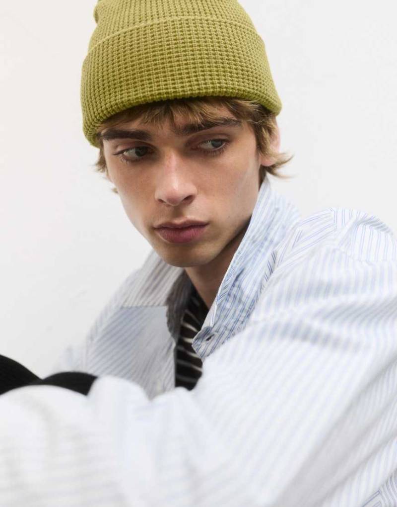 Pull & Bear - Strickmütze in Senfgelb mit Waffelstruktur von Pull & Bear