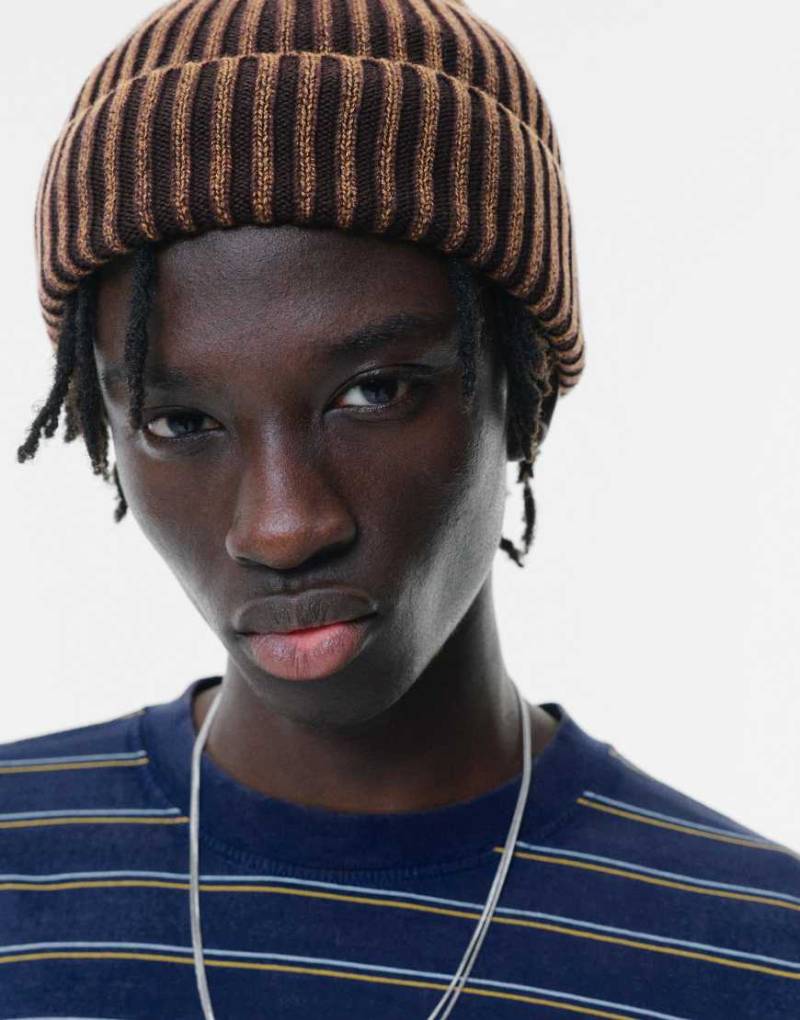 Pull & Bear - Strickmütze in verwaschenem Braun-Brown von Pull & Bear