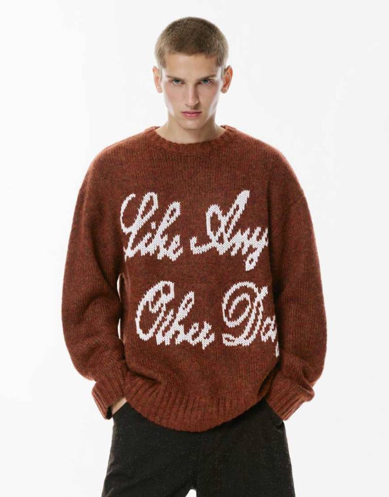 Pull & Bear - Strickpullover in Braun mit Schriftzug-Brown von Pull & Bear