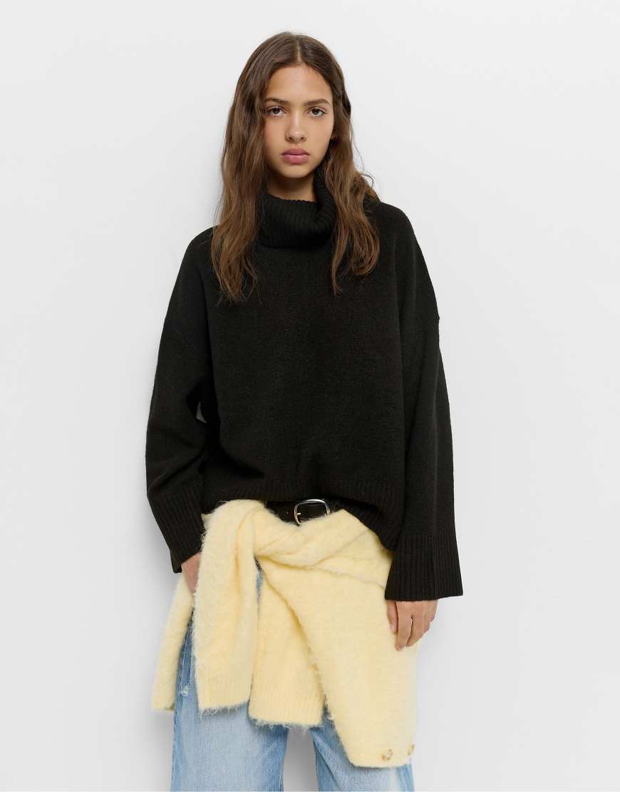 Pull & Bear - Strickpullover in Schwarz mit weicher Haptik und hohem Kragen von Pull & Bear