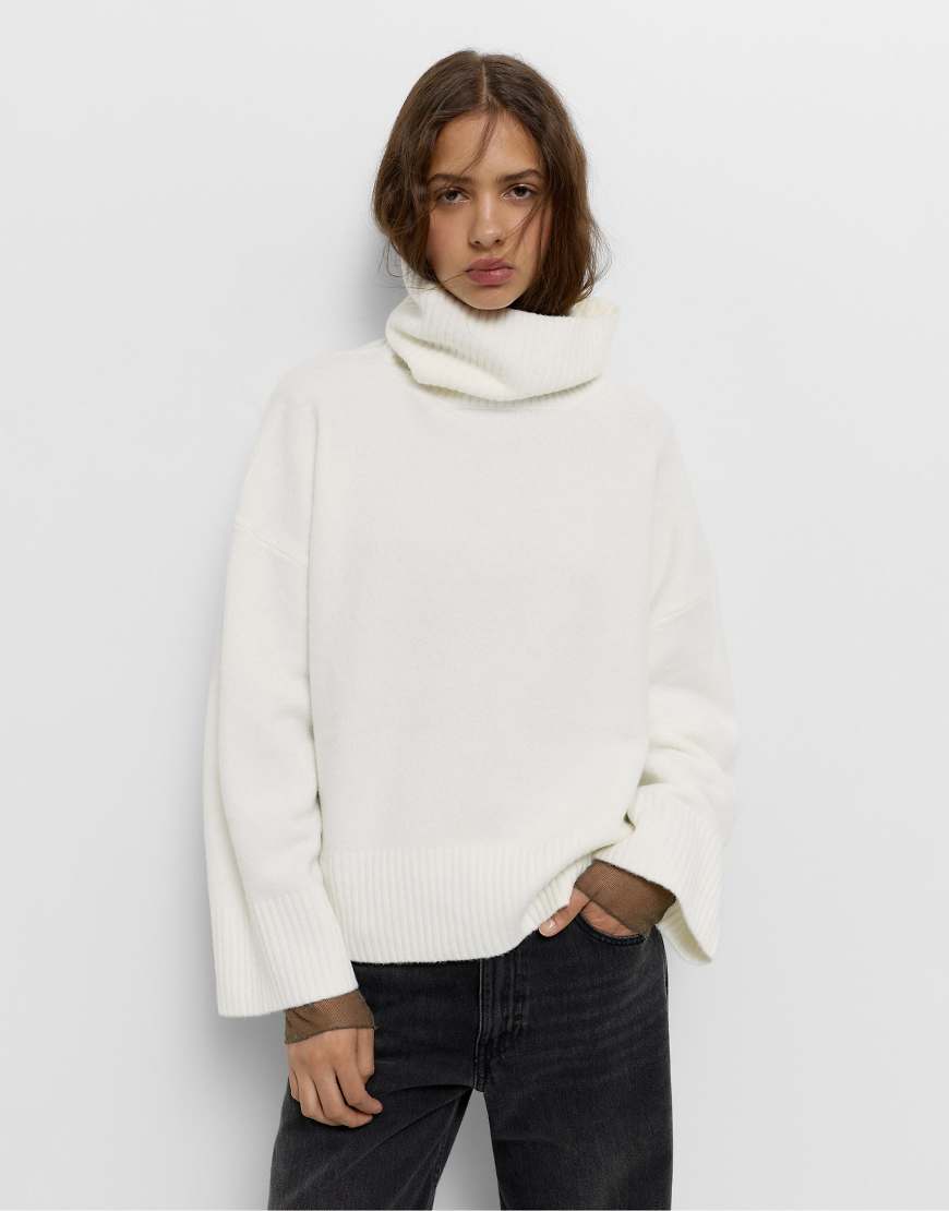 Pull & Bear - Strickpullover in Wollweiß mit weicher Haptik und hohem Kragen von Pull & Bear