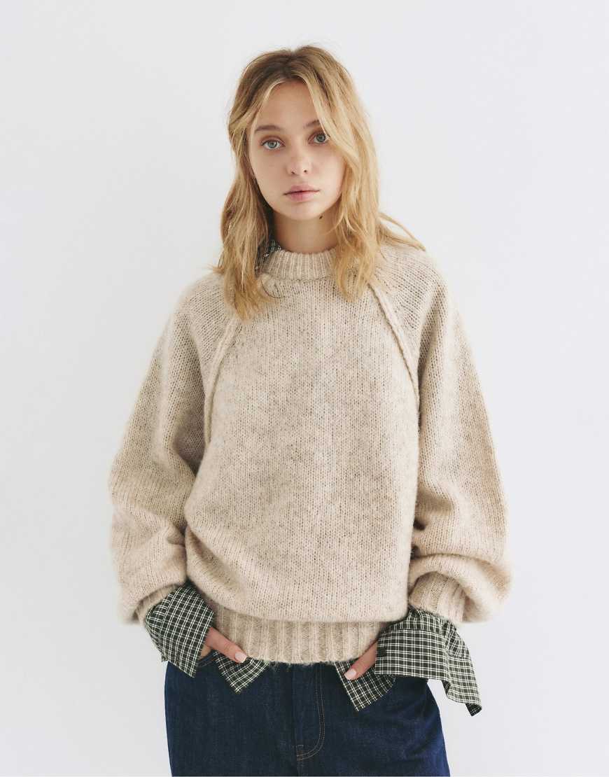 Pull & Bear - Strickpullover in meliertem Sand mit voluminösen Ärmeln-Neutral von Pull & Bear