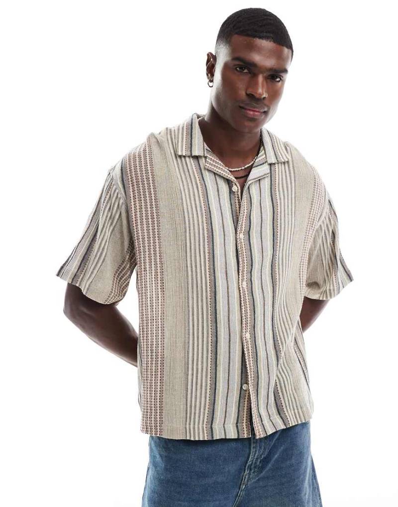 Pull & Bear - Strukturiertes Retro-Hemd in Braun gestreift von Pull & Bear