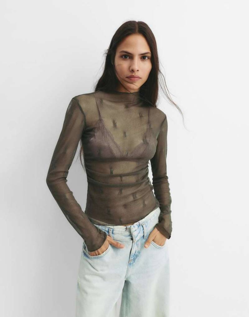 Pull & Bear - Strukturiertes T-Shirt in Khaki-Grün von Pull & Bear