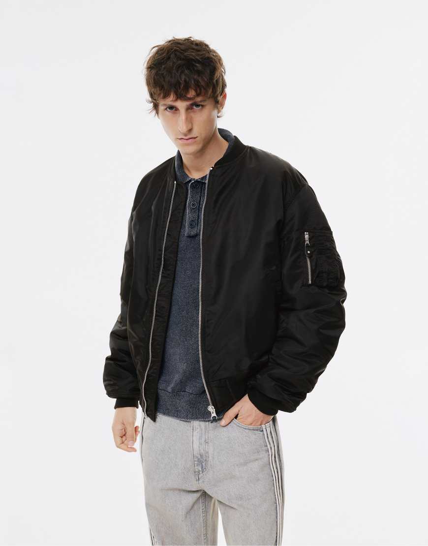 Pull & Bear - Stwd - Oversize-Bomberjacke in Schwarz von Pull & Bear