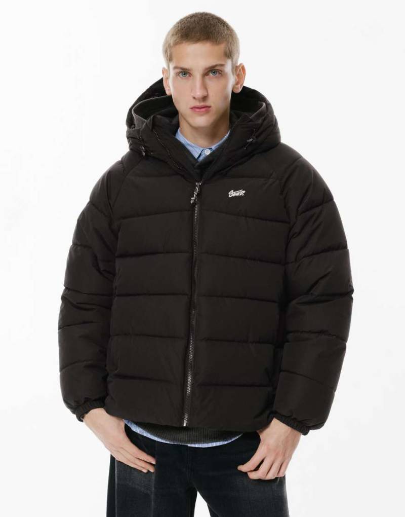 Pull & Bear - Stwd - Pufferjacke in Schwarz mit Kapuze von Pull & Bear