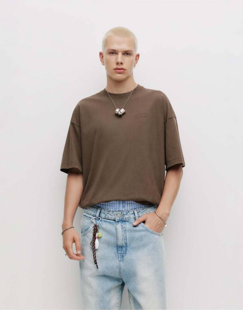 Pull & Bear - Stwd - T-Shirt in verblasstem Schokobraun-Brown von Pull & Bear