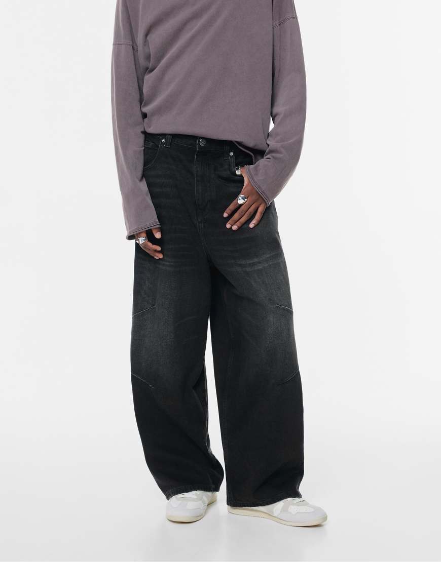 Pull & Bear - Superweite Jeans in verblasstem Schwarz mit Ziernaht-Grau von Pull & Bear