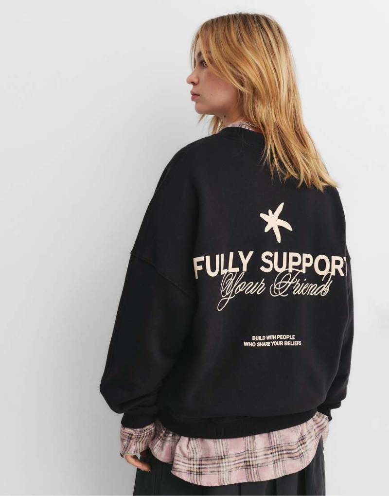 Pull & Bear - Sweatshirt in Schwarz mit „Support Your Friends"-Print von Pull & Bear